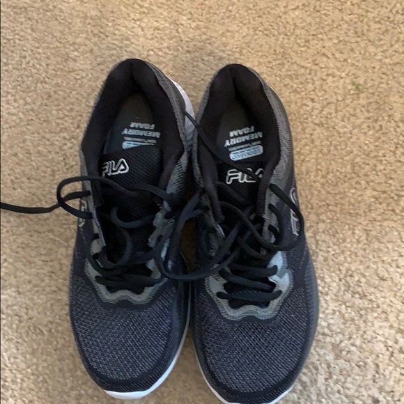 Memory foam fila shoes - Picture 1 of 3